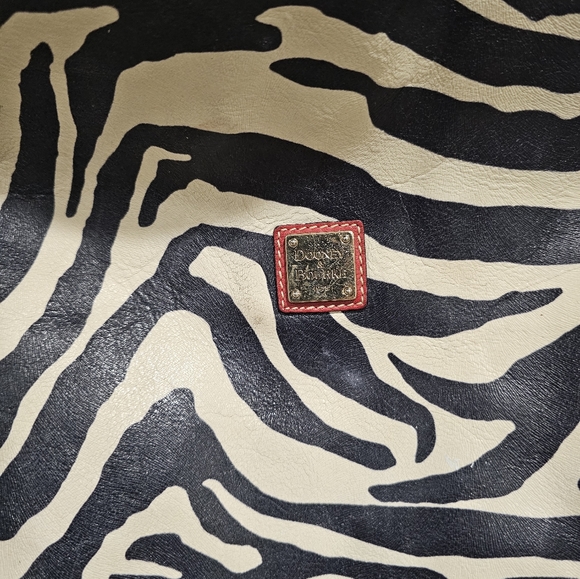 Dooney & Burke large leather purse - Picture 8 of 11